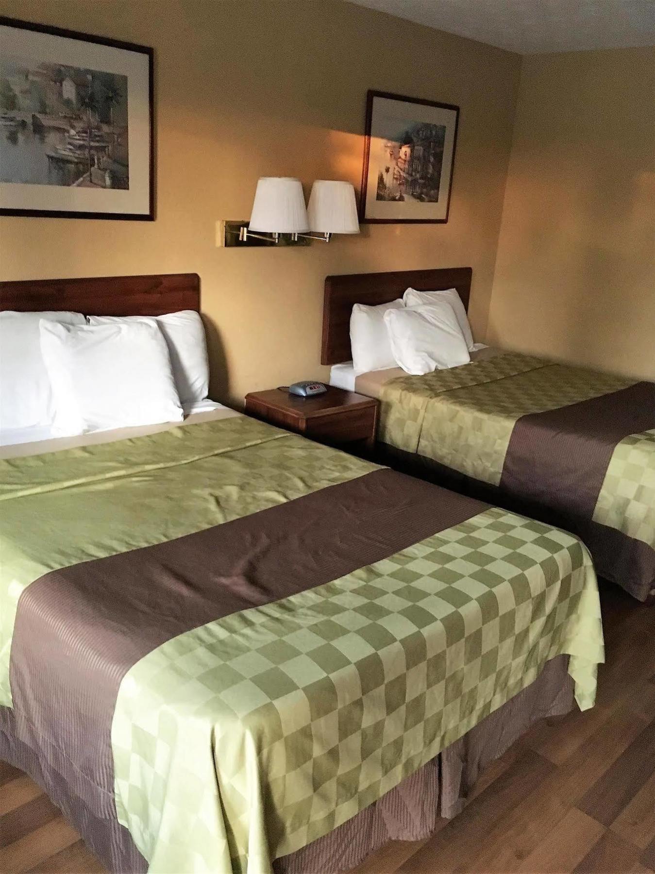 Americas Best Value Inn & Suites Williamstown Extérieur photo